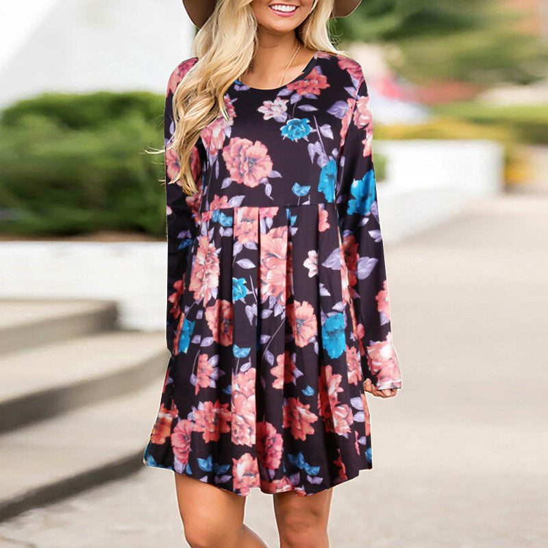 Robe Courte Fleurie à Manches Longues et Coupe Fluide Élégante