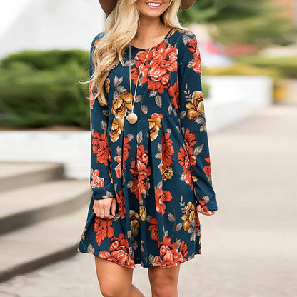 Robe Courte Fleurie à Manches Longues et Coupe Fluide Élégante