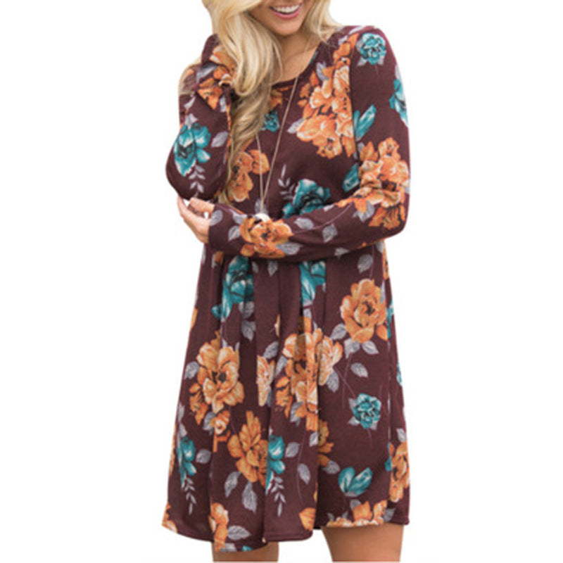 Robe Courte Fleurie à Manches Longues et Coupe Fluide Élégante